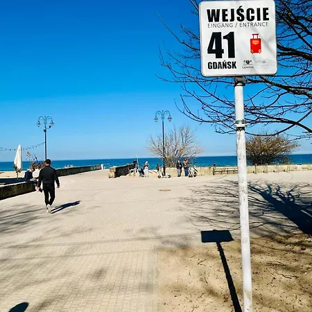 Lägenhet Azure Seaside - Luxury With Terrace, Balcony And Parking In